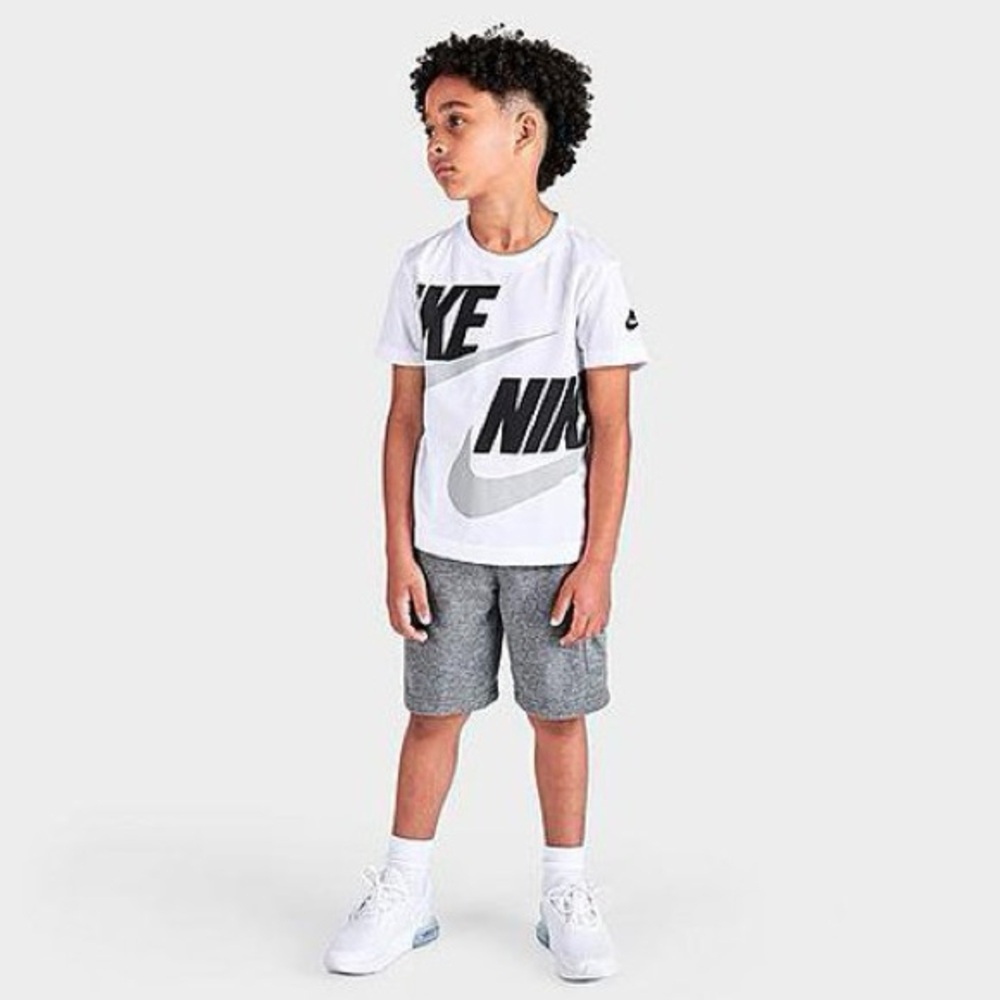 NIKE
Boys' Little Kids' Hbr T-Shirt And French Terry Cargo Shorts Set